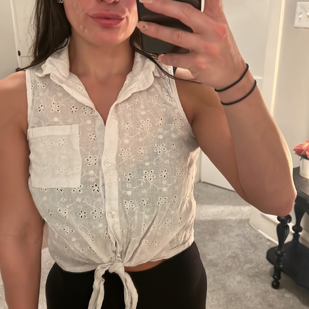 Love Notes Eyelet Collared Button Up Tie Front Ta… - image 2